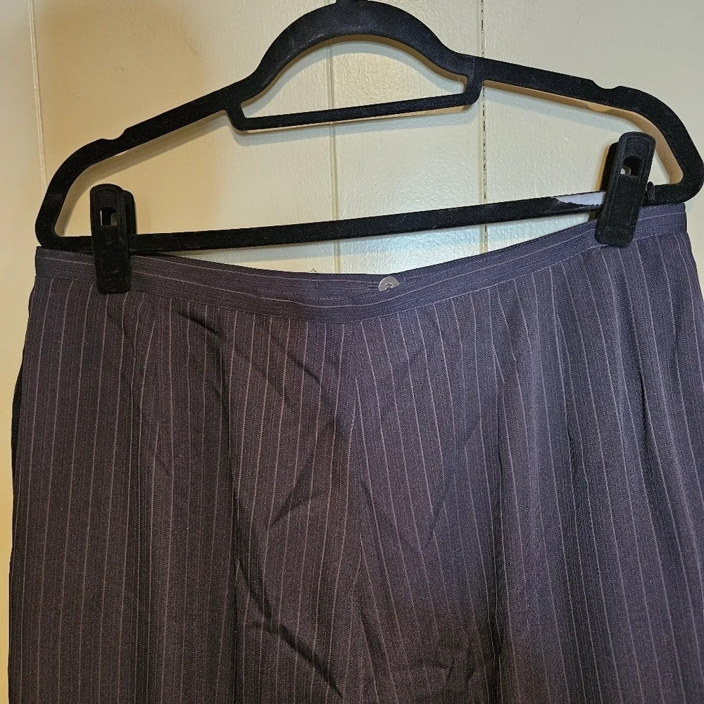 Harvey Benard Collection Plus-Size 16 Navy Blue Pinstripe Pants, Office, Formal - Picture 3 of 4